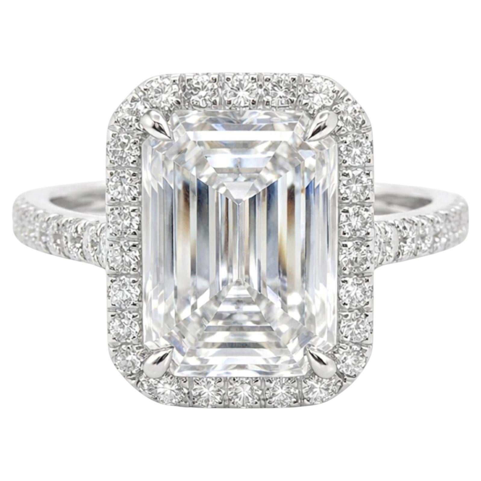 Tiffany & Co. 2.27 Karat Smaragdschliff Diamant Soleste Halo Verlobungsring