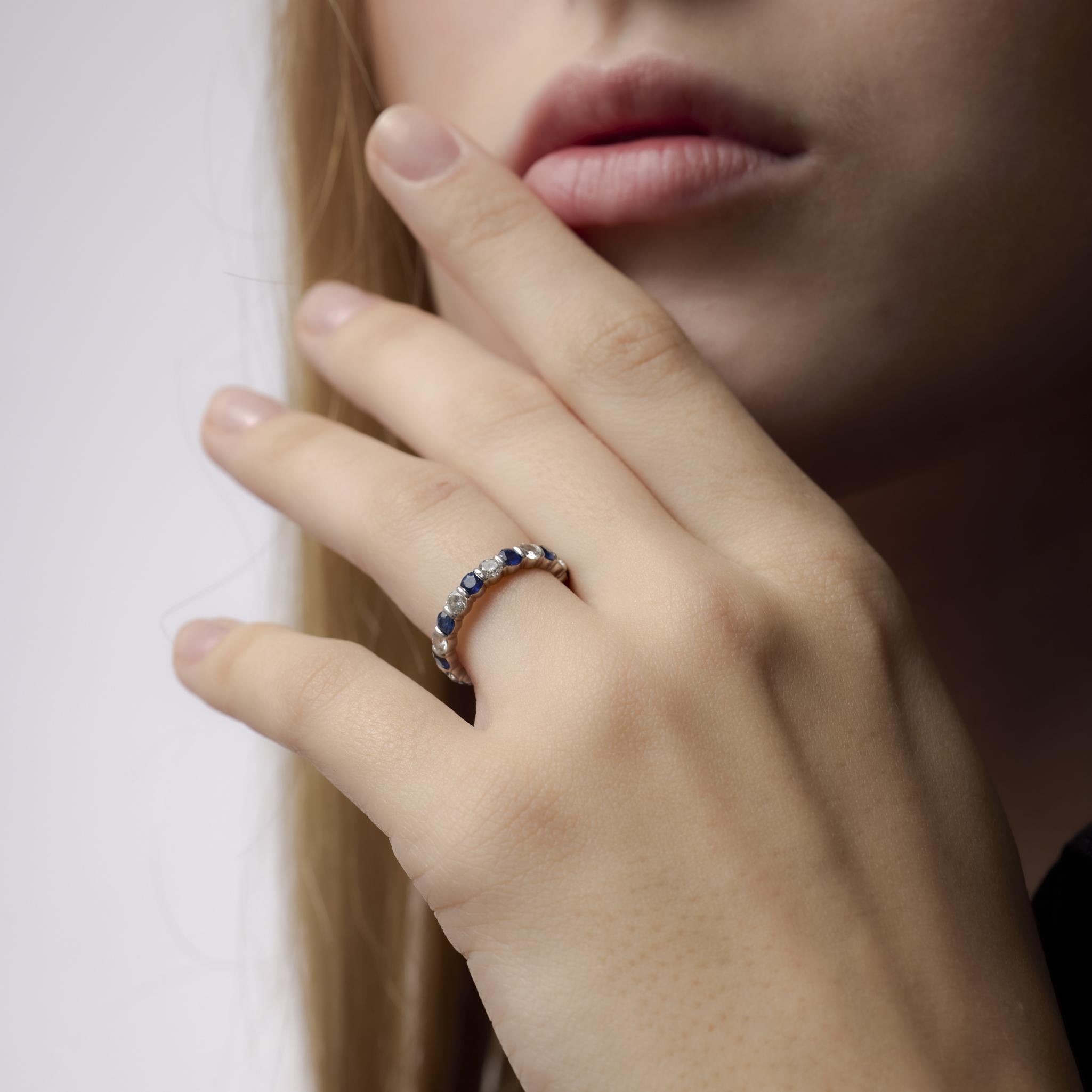 Contemporain Tiffany & Co. Bracelet d'éternité en platine avec saphirs et diamants de 2,45 carats en vente