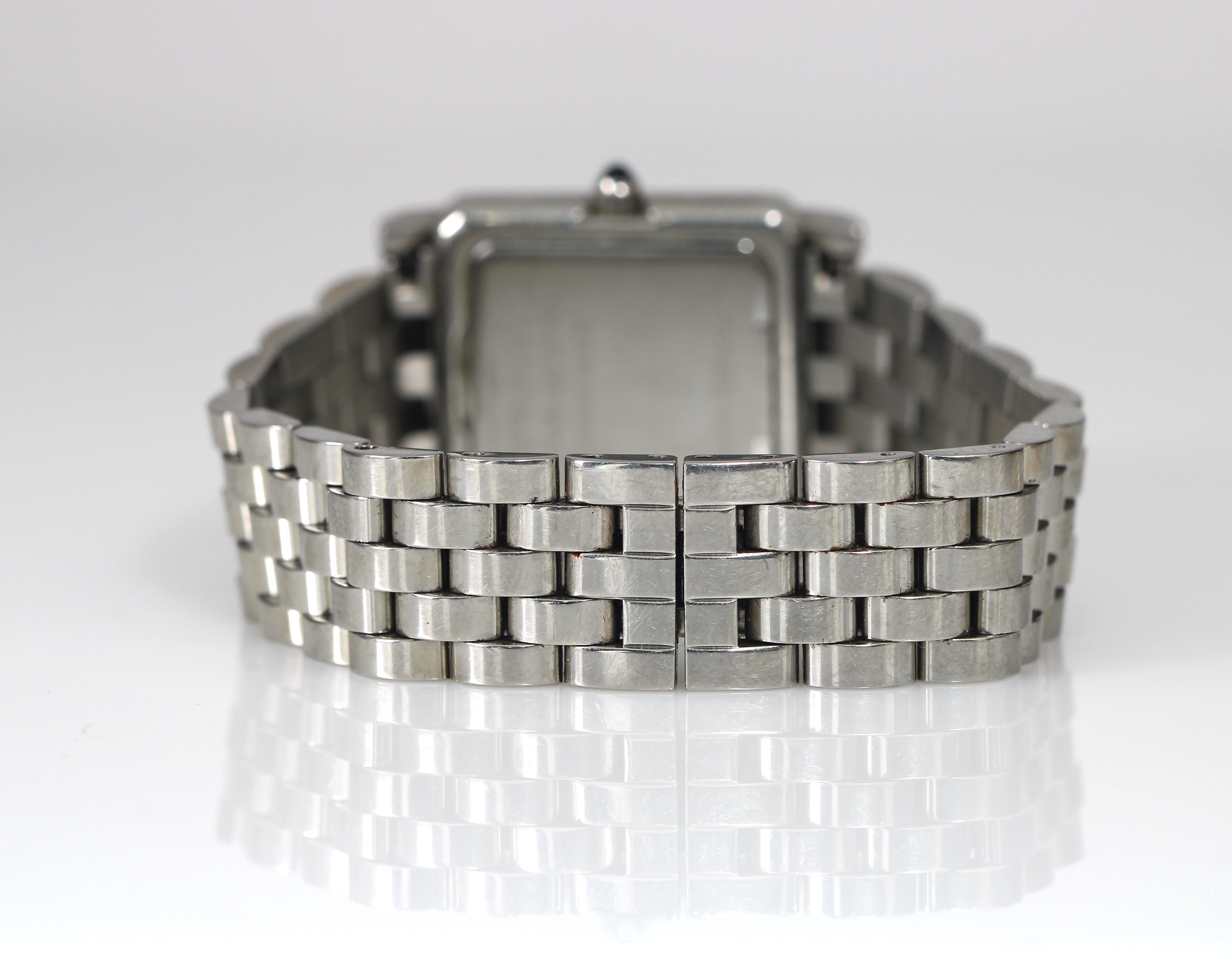 Tiffany & Co 24mm Classic Montre-bracelet en acier inoxydable à quartz Excellent état à Great Neck, NY