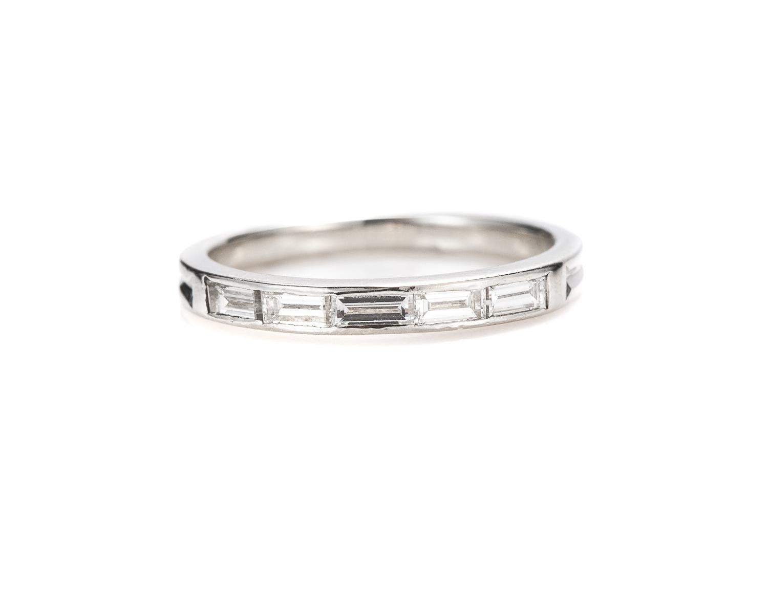 Taille baguette Tiffany & Co. Bracelet en platine avec diamants baguettes de 0,25 carat en vente