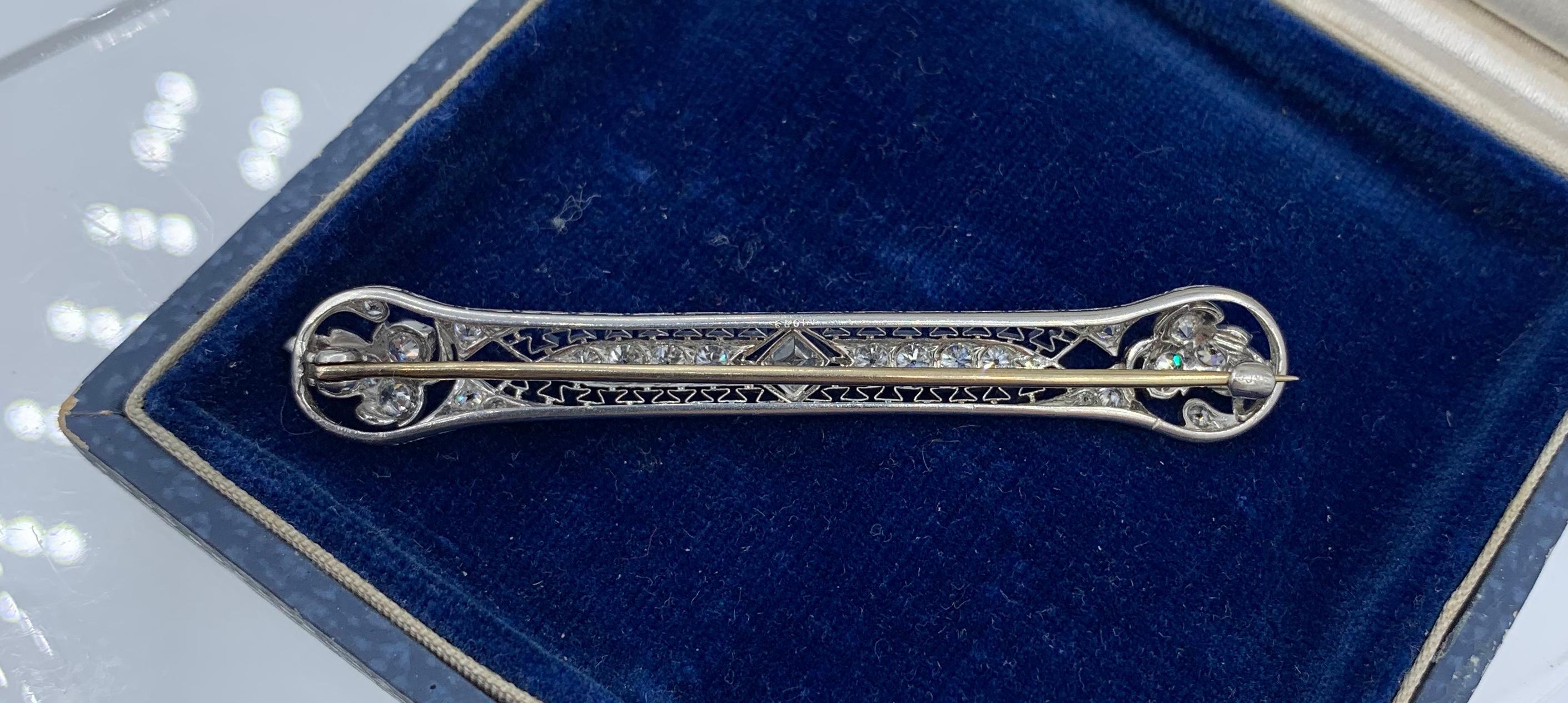 Tiffany & Co. 2.5 Carat Old Mine Diamond Platinum Brooch Pin 1900 Antique For Sale 2