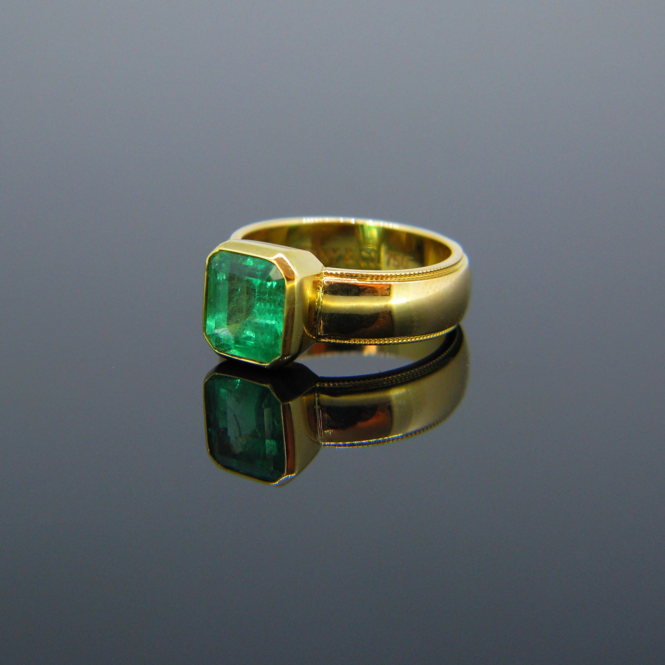 Emerald Cut Tiffany & Co. 2.70 Carat Colombian Emerald Yellow Gold Band Ring