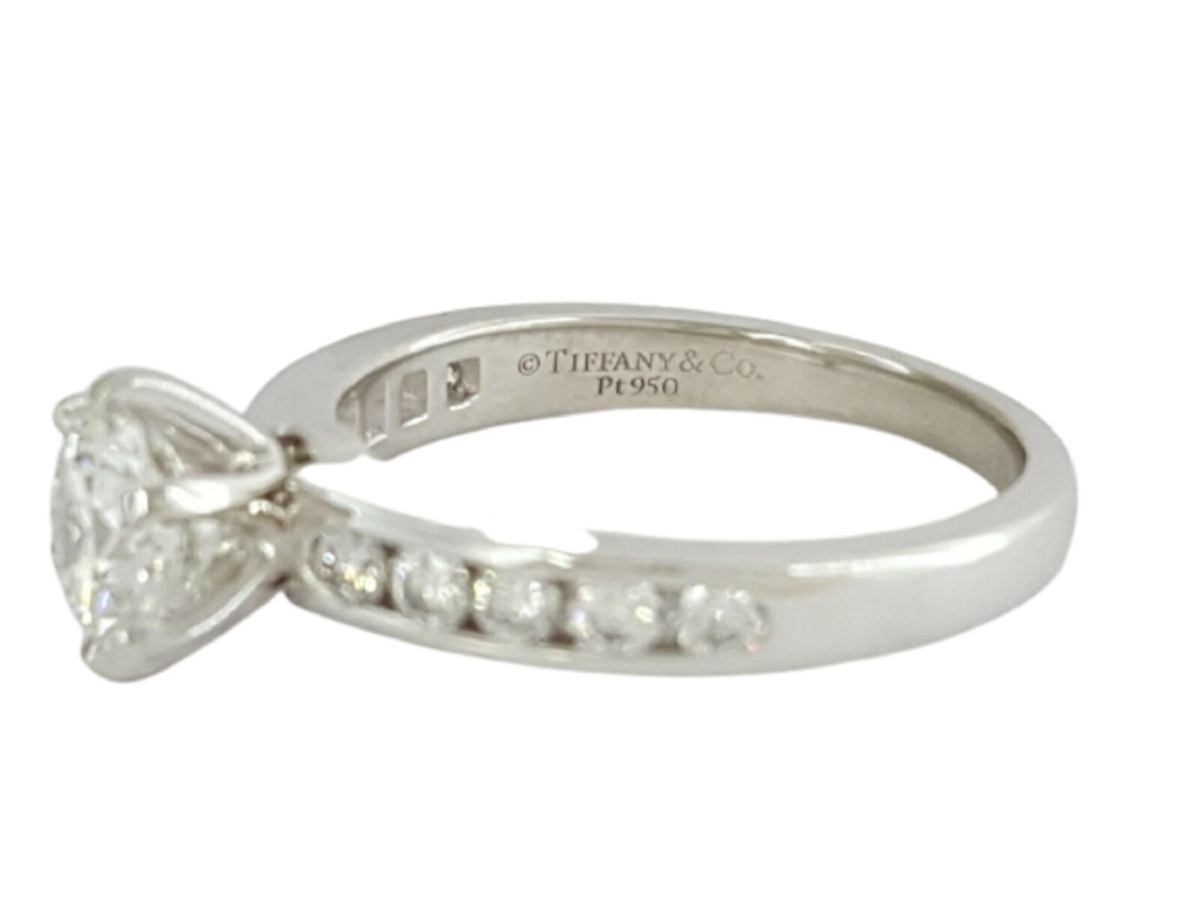 Moderne Tiffany & Co. Bague de fiançailles solitaire en platine avec diamant de 2.71 carats en vente