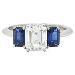 Tiffany & Co., bague en platine avec diamant taille émeraude de 2,71 carats et saphirs certifiés GIA