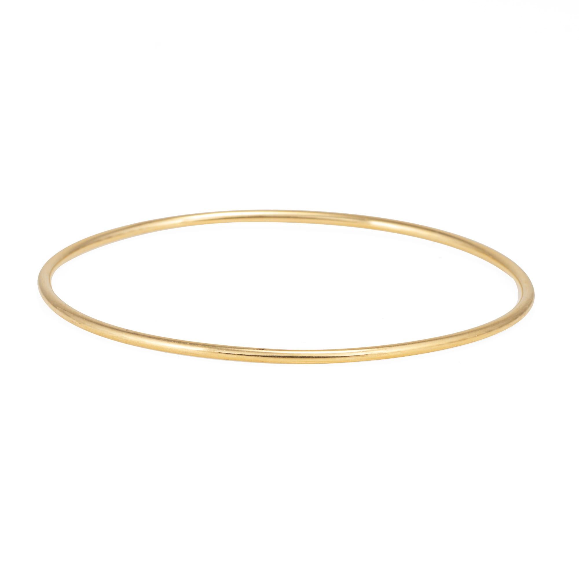 Tiffany & Co 2mm Wire Bangle Bracelet Estate 18k Yellow Gold Fine Signed Jewelry In Good Condition In Torrance, CA
