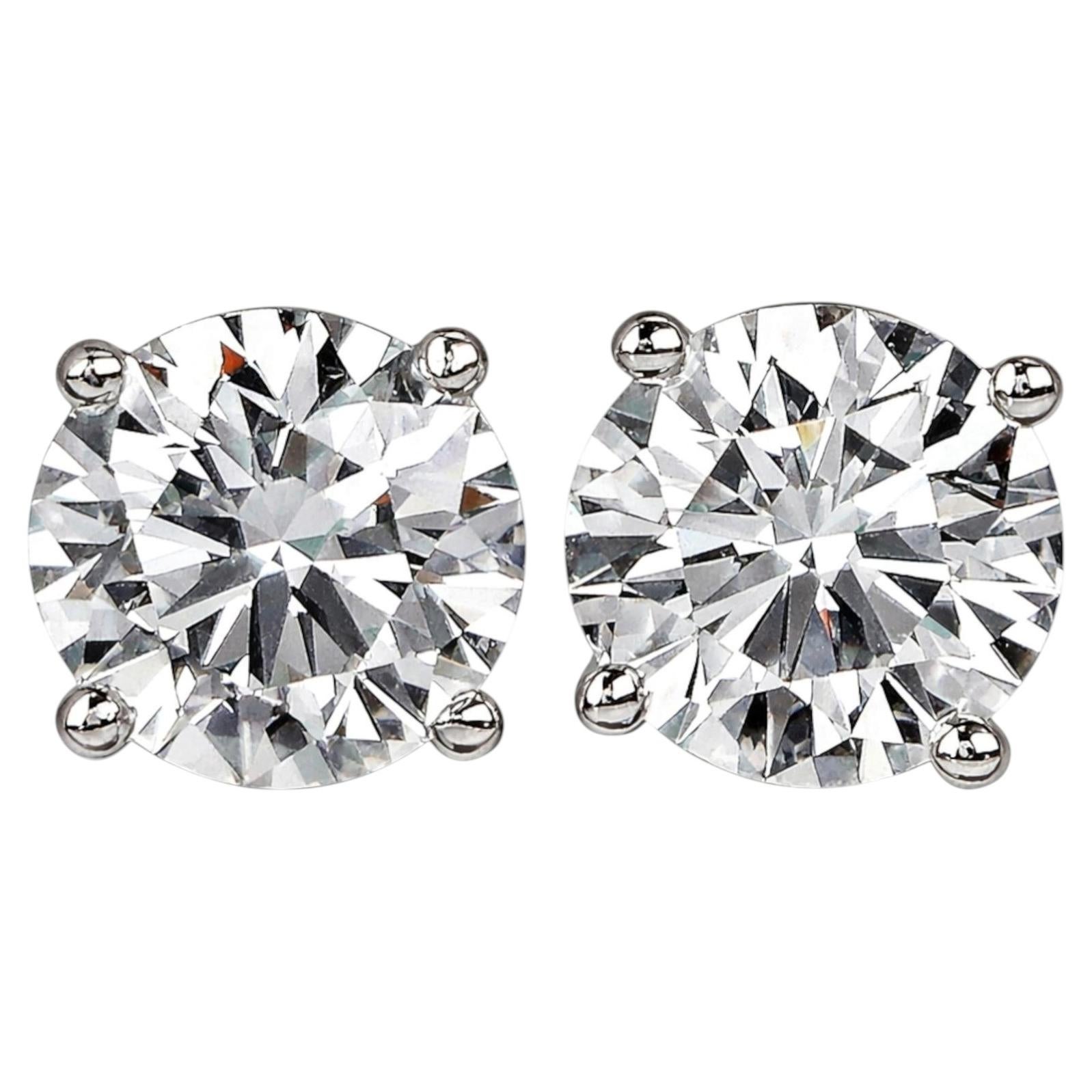 Pendientes Tiffany & Co. de diamantes redondos en platino de 3 quilates