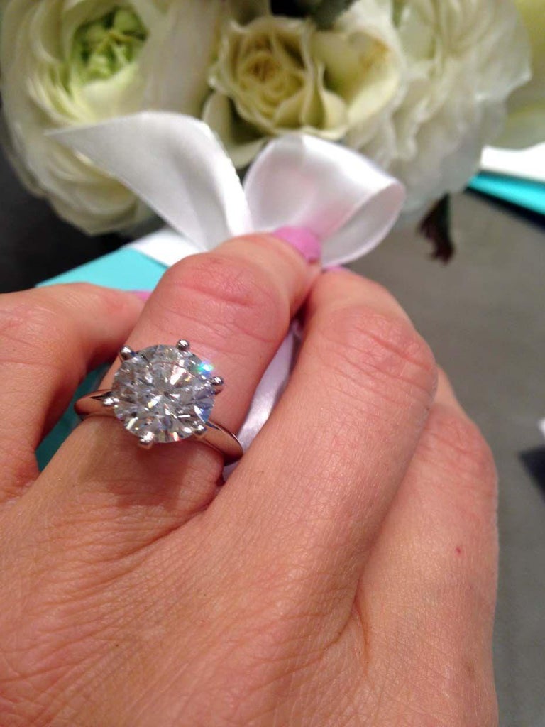 Tiffany and Co. 3 Carat Round Brilliant Cut Diamond Solitaire Engagement  Ring For Sale at 1stDibs