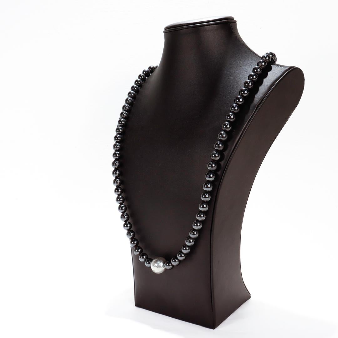 Perle Tiffany & Co. 30 po. Collier en perles d'hématite et d'argent en vente
