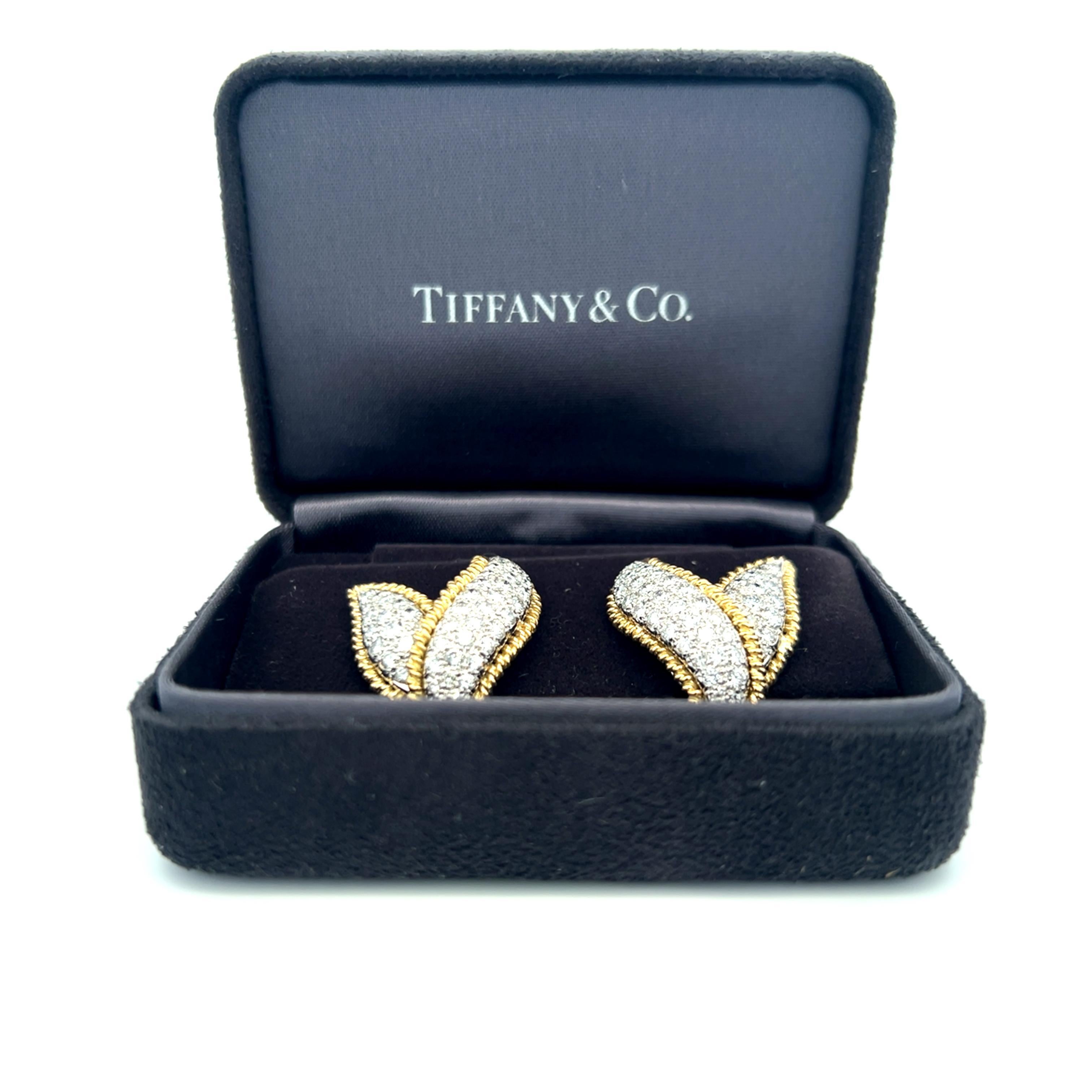 Diseñador:
Tiffany & Co.
Título:
Pendientes de clip Tiffany & Co 3,00 quilates Diamante redondo brillante F VS1 Oro/Platino de 18 quilates en dos tonos
Estilo:
Con clip
Metal:
Oro de dos tonos de 18 quilates/plata
Gema 1:
Diamante de 3