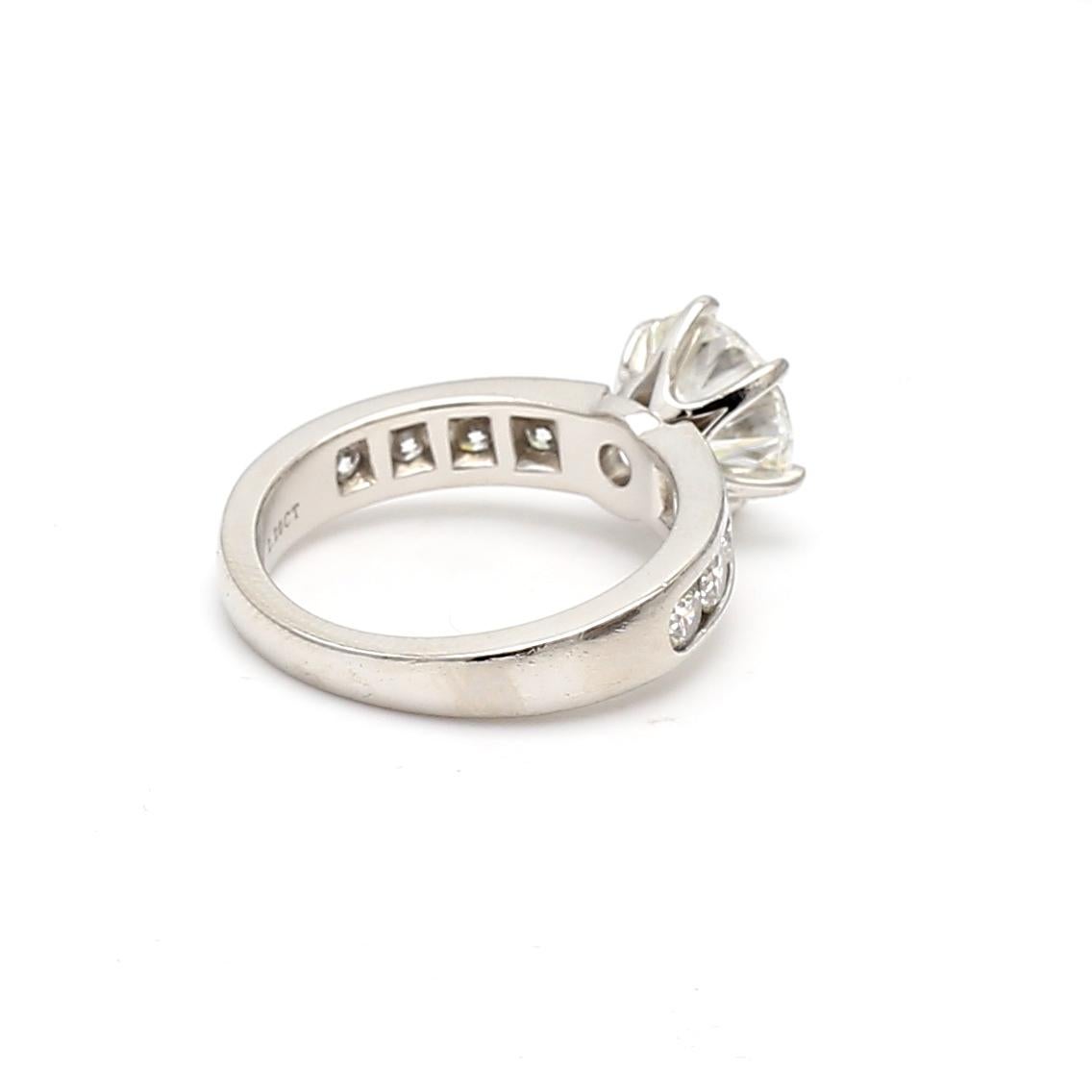 Women's Tiffany & Co 3.00 Carat Round Brilliant Diamond Platinum Engagement Ring For Sale