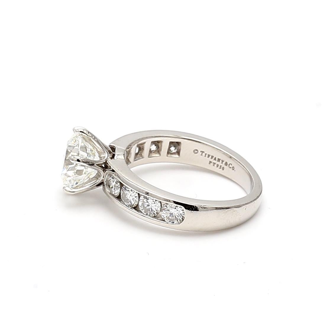Tiffany & Co 3.00 Carat Round Brilliant Diamond Platinum Engagement Ring For Sale 3