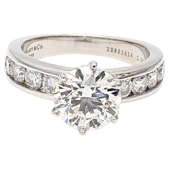 Verlobungsring aus Platin mit 3.00 Karat rundem Brillanten von Tiffany & Co