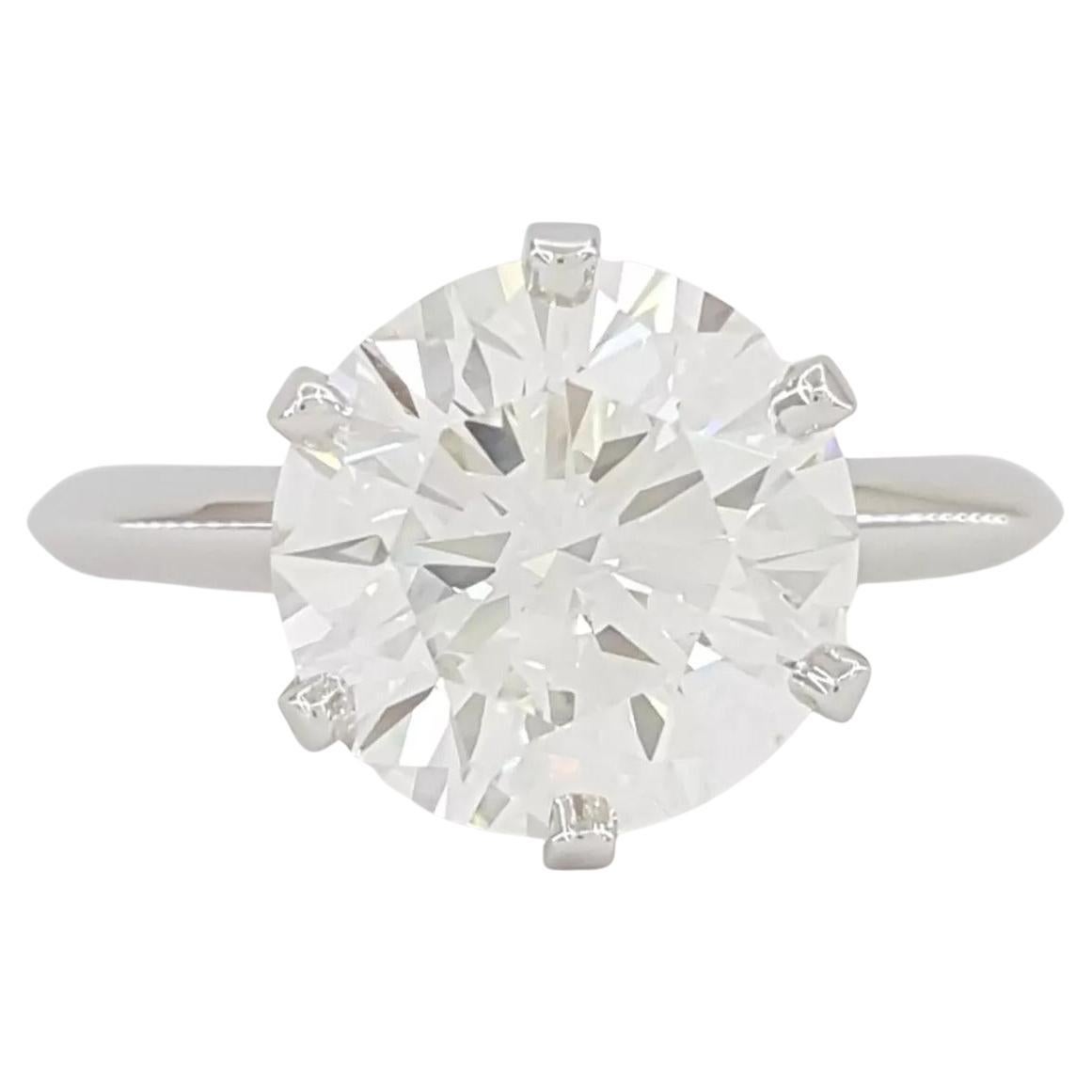 Tiffany & Co. 3.01 Carat Platinum Round Diamond Solitaire Engagement Ring For Sale