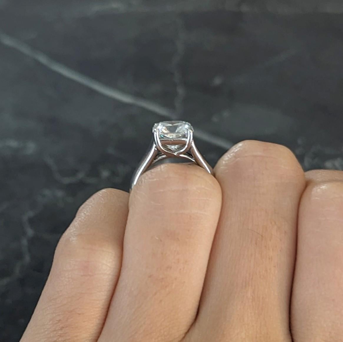 Tiffany & Co. Bague de fiançailles solitaire en platine avec diamant taille Lucida de 3,06 carats 10