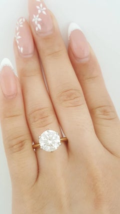 Tiffany & Co. 3.07 Carat Round Brilliant Diamond Solitaire Engagement Ring