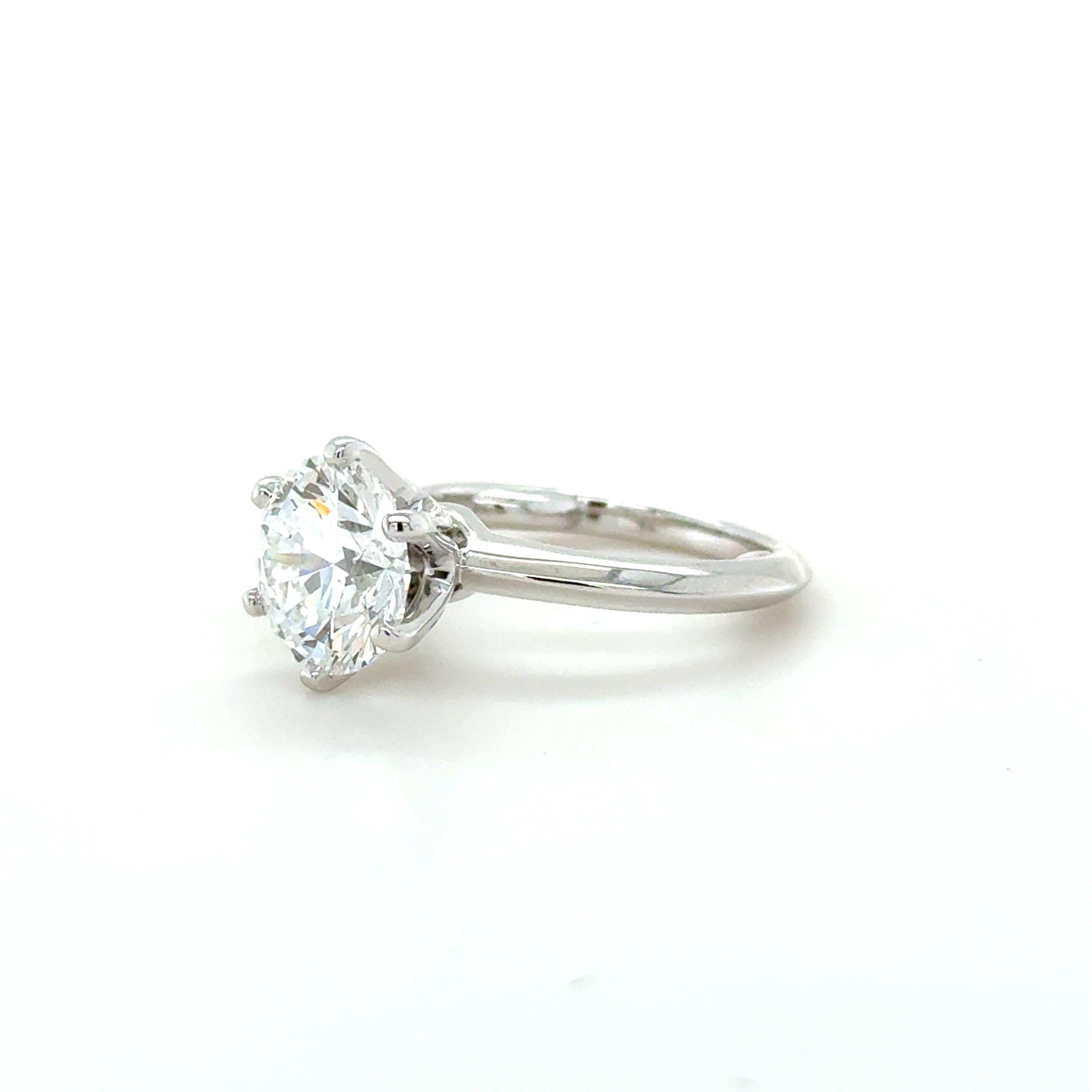 Verlobungsring von Tiffany & Co. mit 3.08 Karat rundem Diamanten im Brillantschliff Damen im Angebot