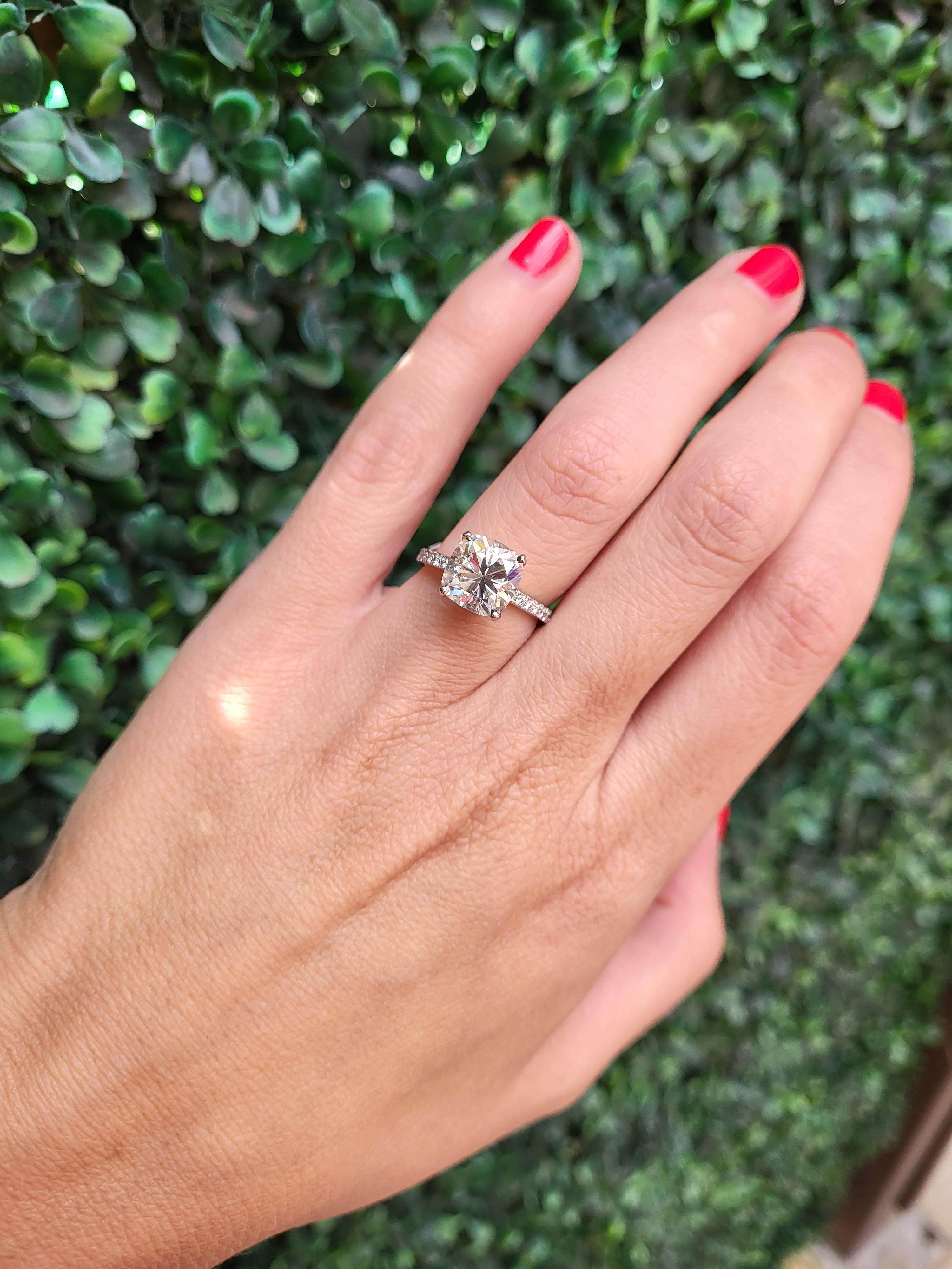 Tiffany & Co. 3.11 Cushion Cut Diamond, G VVS2, Platinum Engagement Ring In New Condition In Houston, TX