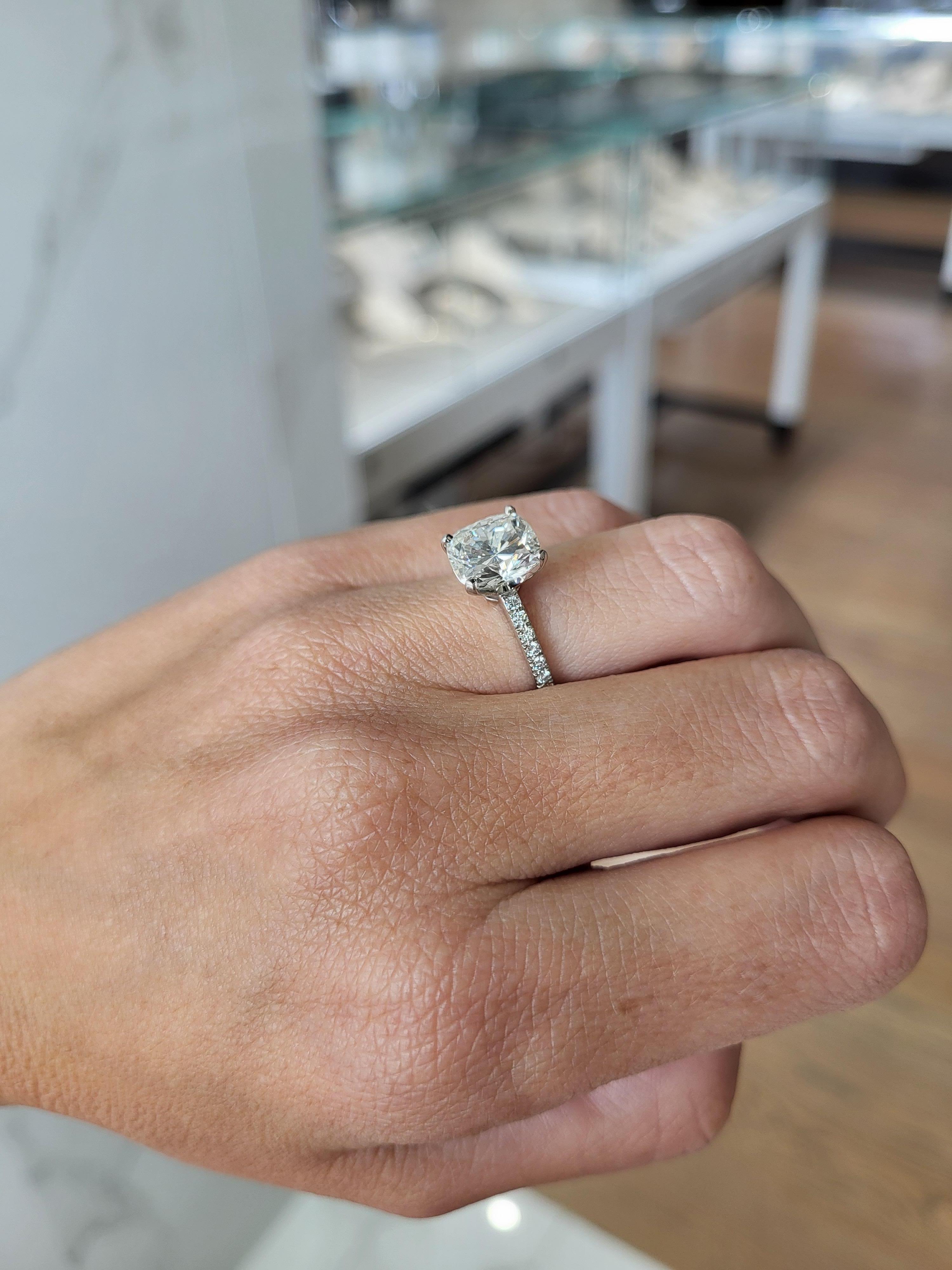 Verlobungsring aus Platin von Tiffany & Co. mit 3,11 Diamant im Kissenschliff, G VVS2 5