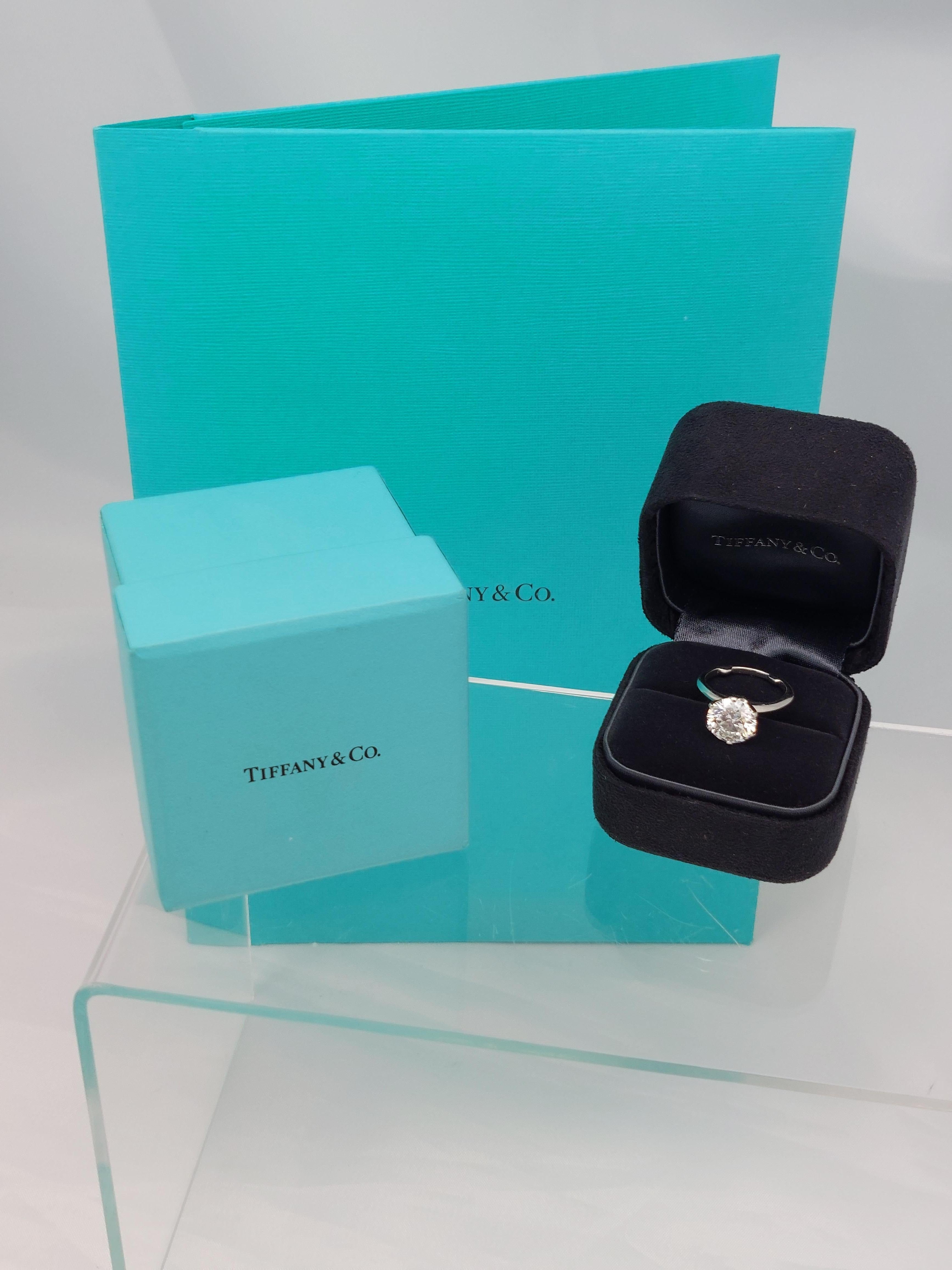 Tiffany & Co  3.12 Carats   E/IF Round Brilliant Cut Engagement Ring For Sale 7