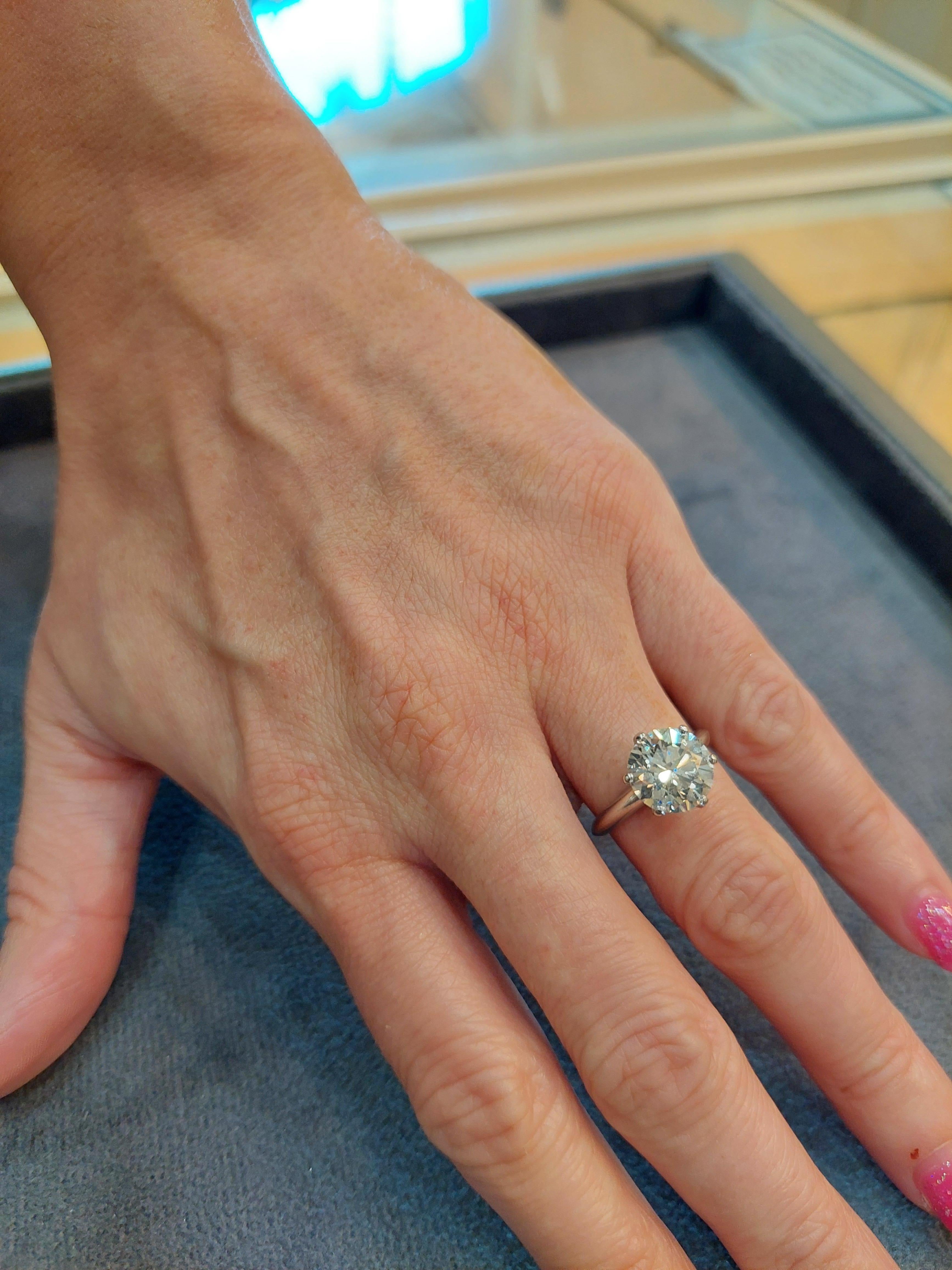 Modern Tiffany & Co  3.12 Carats   E/IF Round Brilliant Cut Engagement Ring For Sale