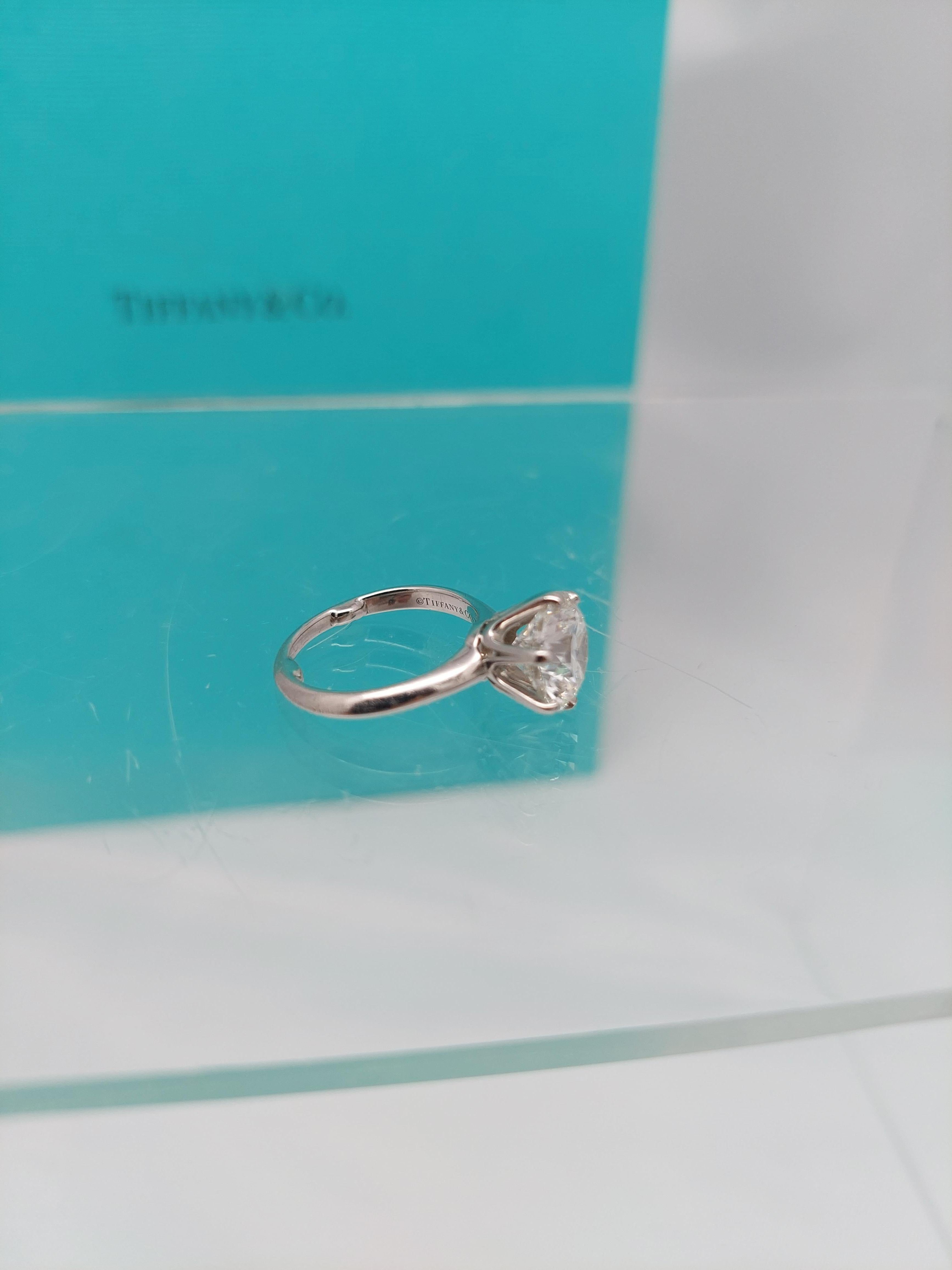 Women's or Men's Tiffany & Co  3.12 Carats   E/IF Round Brilliant Cut Engagement Ring For Sale