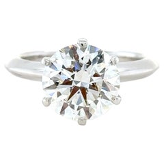 Tiffany & Co., Anillo de compromiso de diamantes redondos talla brillante de 3.15 quilates