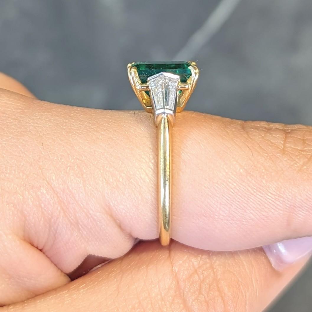 Tiffany & Co. 3.15 CTW Emerald Diamond Platinum 18 Karat Gold Vintage Ring AGL 7