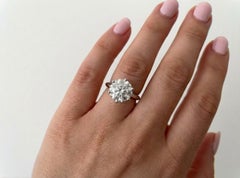 Tiffany & Co. 3.20 Carat Round Diamond Solitaire Engagement Ring F VS1 Platinum