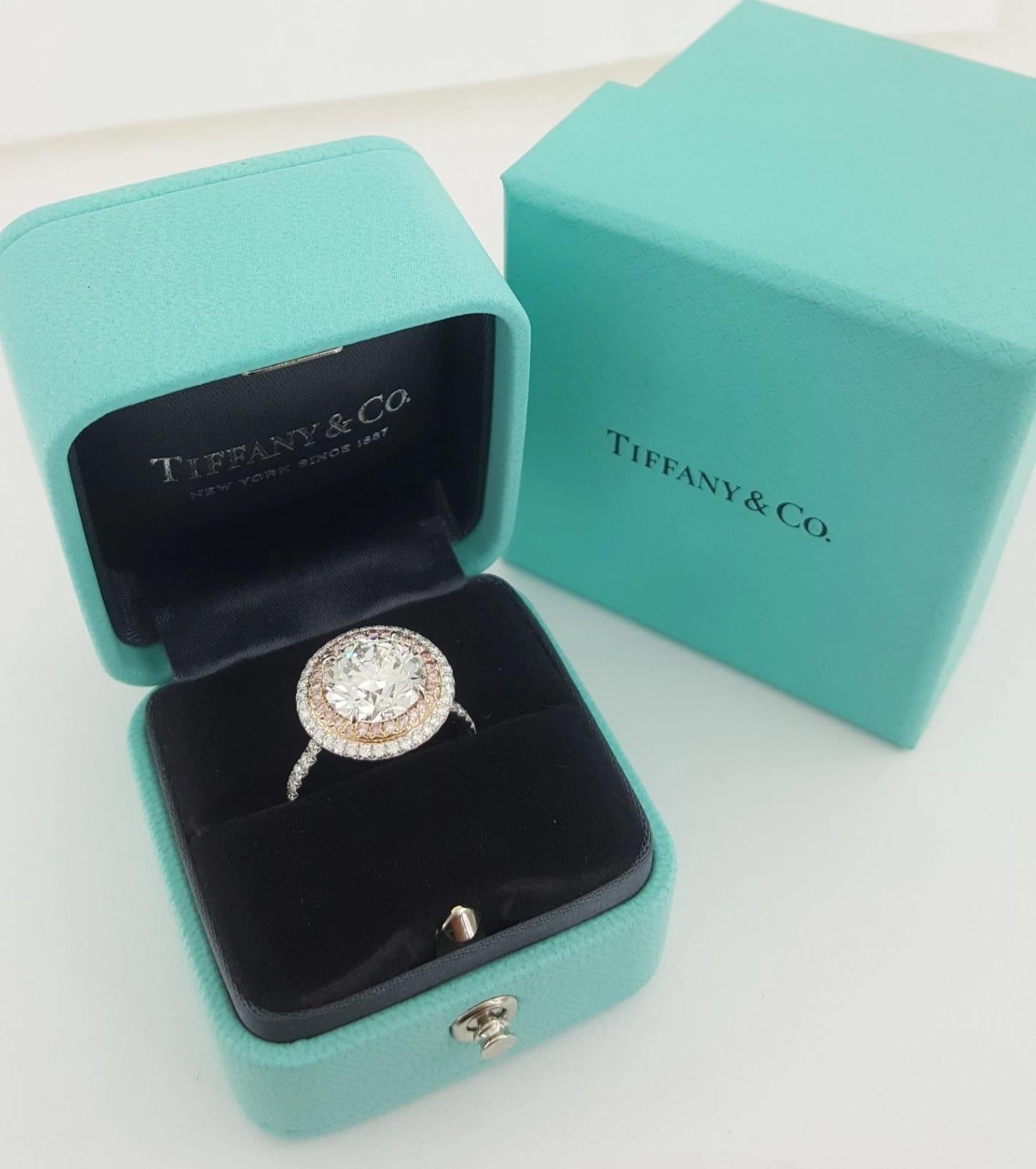 Tiffany & Co. Bague à diamant Soleste de 3,66 carats à taille ronde et brillante Excellent état - En vente à Chicago, IL