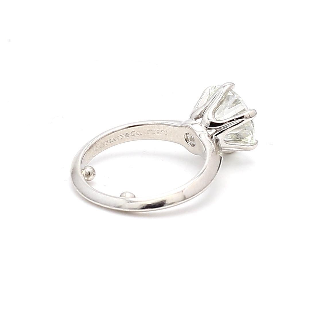 Tiffany & Co Anillo de compromiso en platino con diamante redondo brillante I VVS2 de 3,72 quilates en Bueno estado para la venta en New York, NY