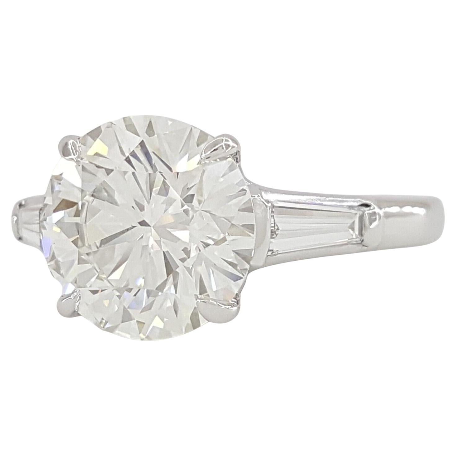 Moderne  Tiffany & Co. Bague en platine avec diamant rond taillé en brillant d'un poids total de 3.83 ct en vente