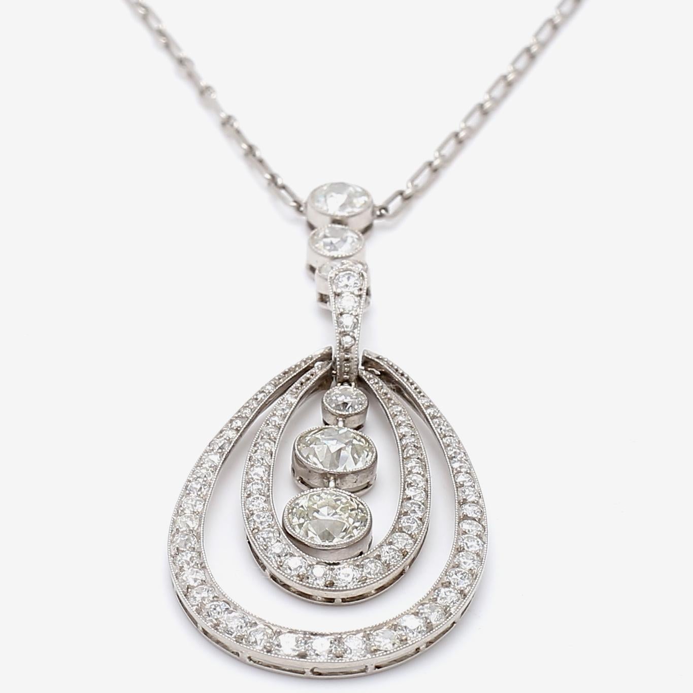 Contemporaneo Tiffany & Co. Collana con ciondolo in platino da 3,88 carati con diamante tondo Brilliante F VS1 in vendita