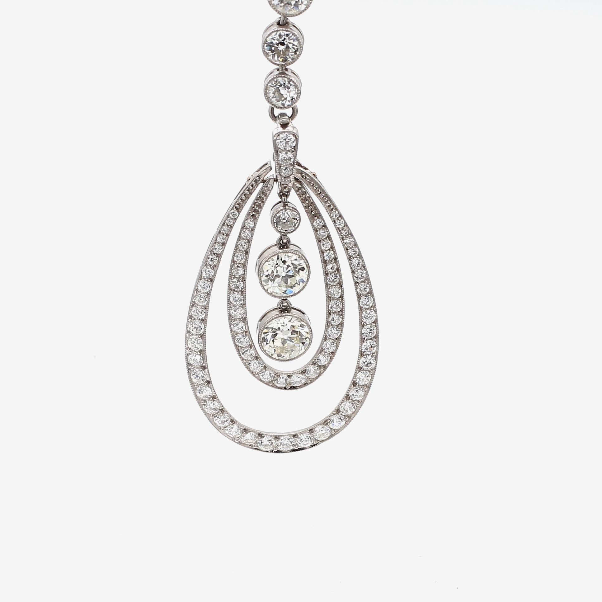 Tiffany & Co. Collana con ciondolo in platino da 3,88 carati con diamante tondo Brilliante F VS1 In condizioni buone in vendita a New York, NY
