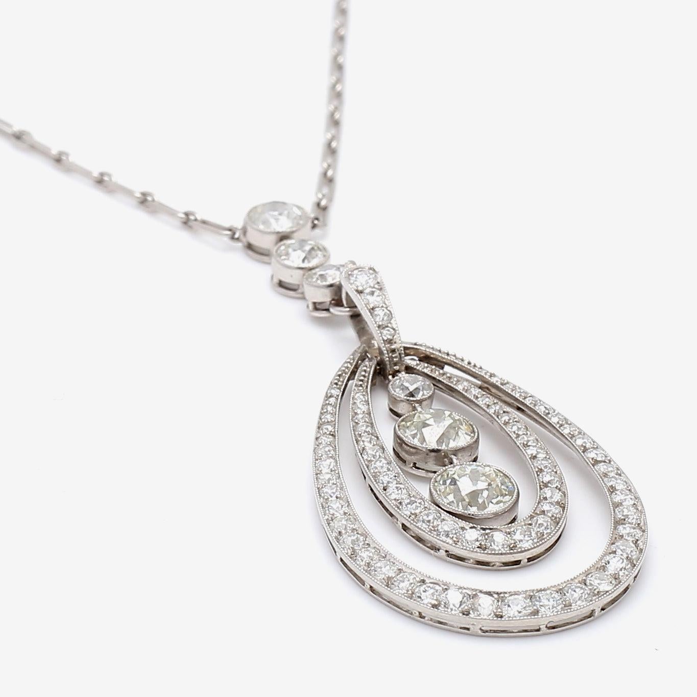 Tiffany & Co. Collana con ciondolo in platino da 3,88 carati con diamante tondo Brilliante F VS1 in vendita 2