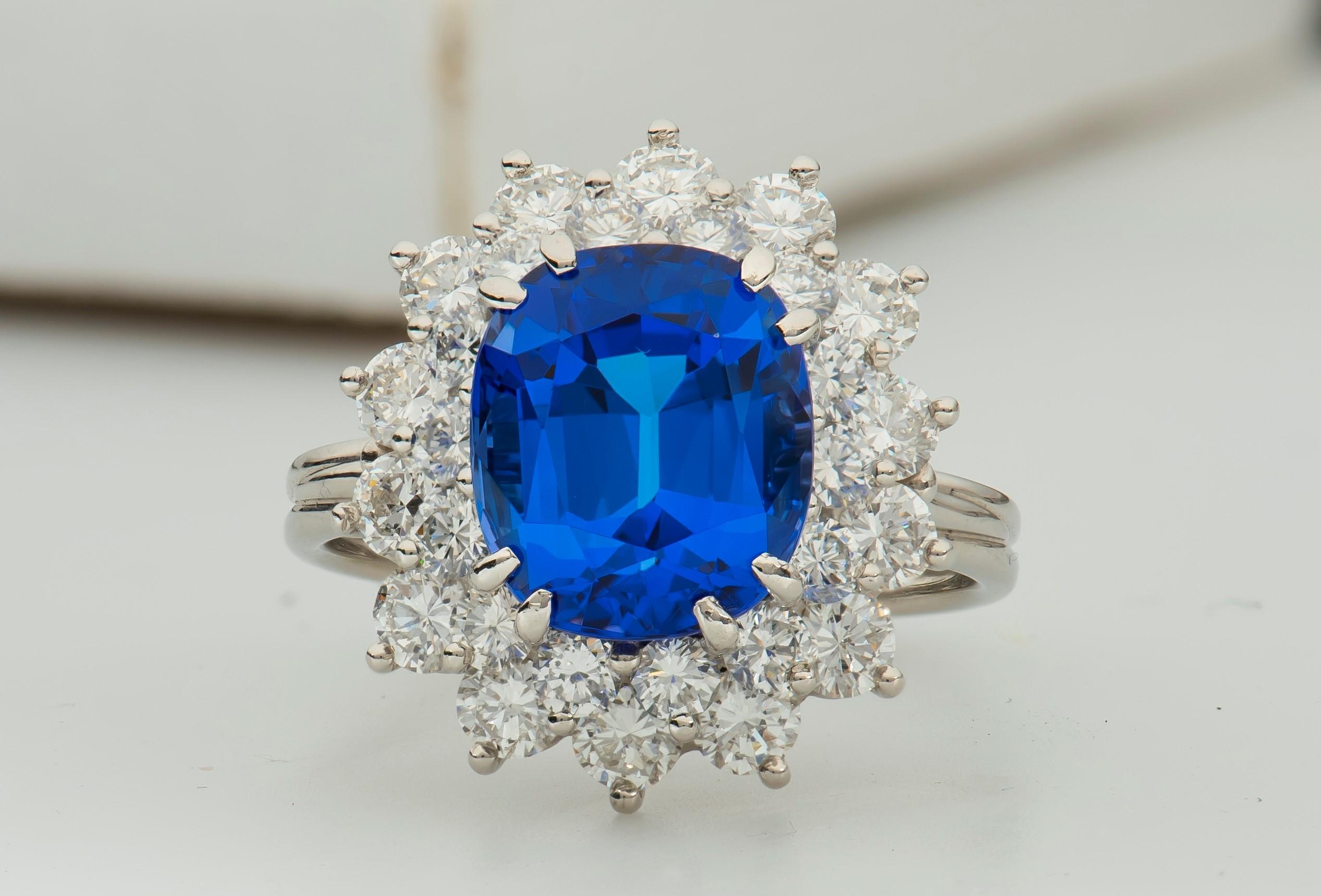 Tiffany & Co. 3.90 Carat Tanzanite, 1.60 Carat Diamond Cocktail Ring in Platinum In Excellent Condition In Houston, TX