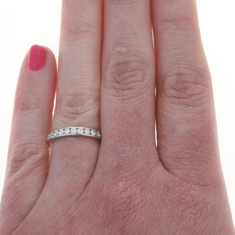Taglio rotondo Fascia di diamanti a canale da 3 mm di Tiffany & Co. - Anello nuziale rotondo 950 da .54ctw in vendita