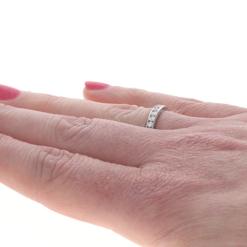 Donna Fascia di diamanti a canale da 3 mm di Tiffany & Co. - Anello nuziale rotondo 950 da .54ctw in vendita