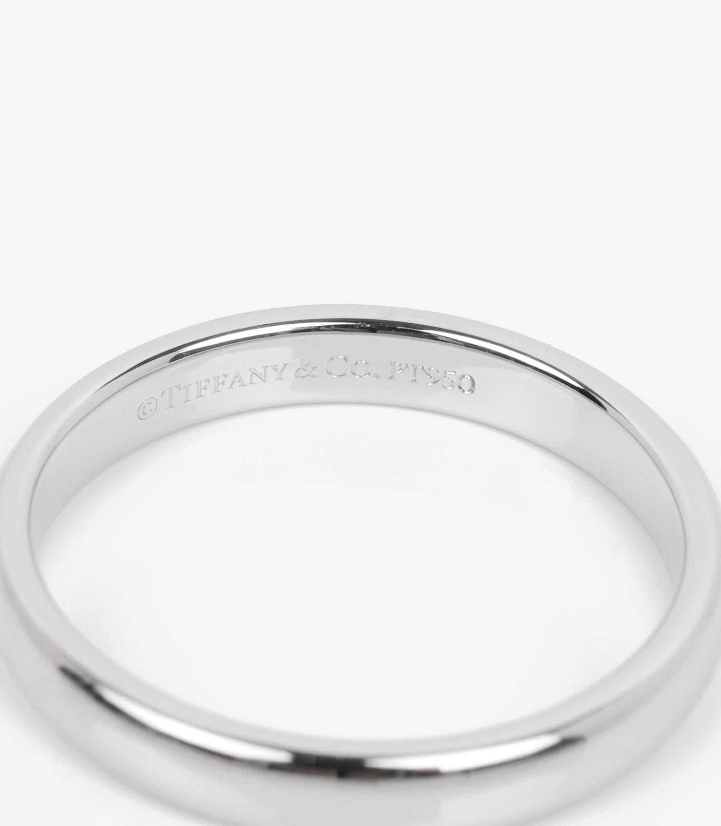 Tiffany & Co. 3mm Platinum Wedding Band Ring en Excelente estado para la venta en Bishop's Stortford, Hertfordshire