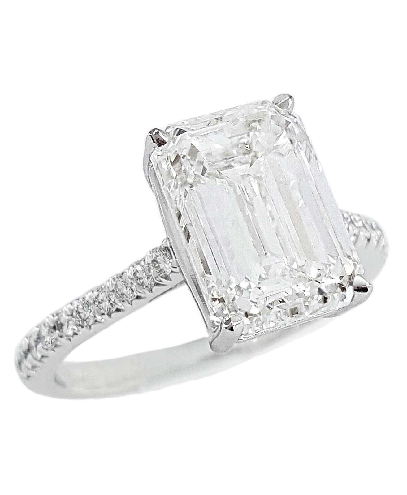 Modern Tiffany& Co. 4 Carat Emerald Cut Diamond Solitaire Engagement Platinum Ring For Sale