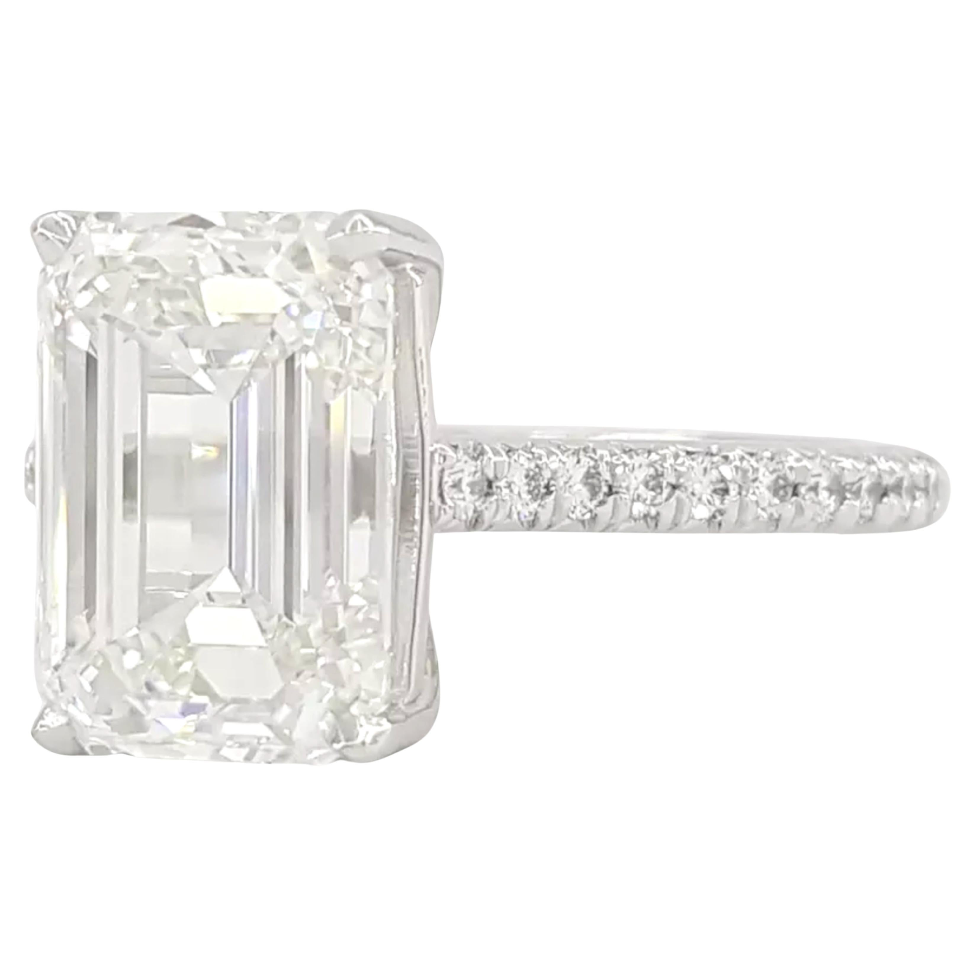 Tiffany & Co. 4 Carat Emerald Cut Engagement ring In Excellent Condition In Chicago, IL