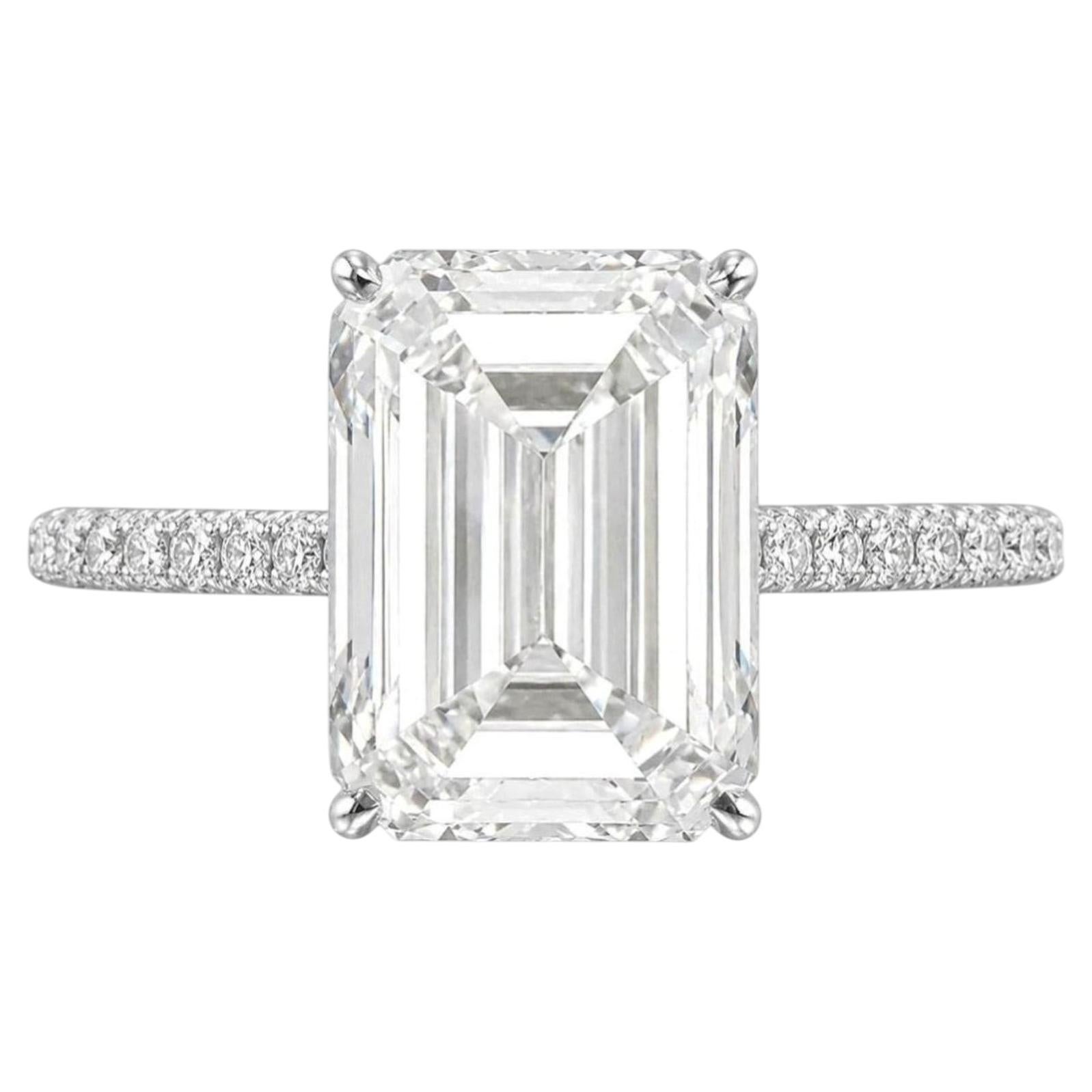 Verlobungsring von Tiffany & Co. mit 4 Karat Smaragdschliff