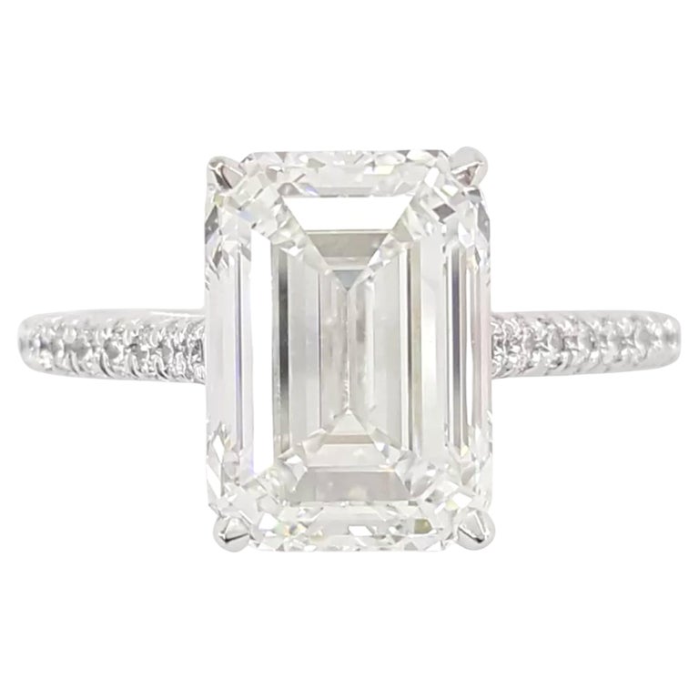 Tiffany and Bague de fiançailles taille émeraude de carats