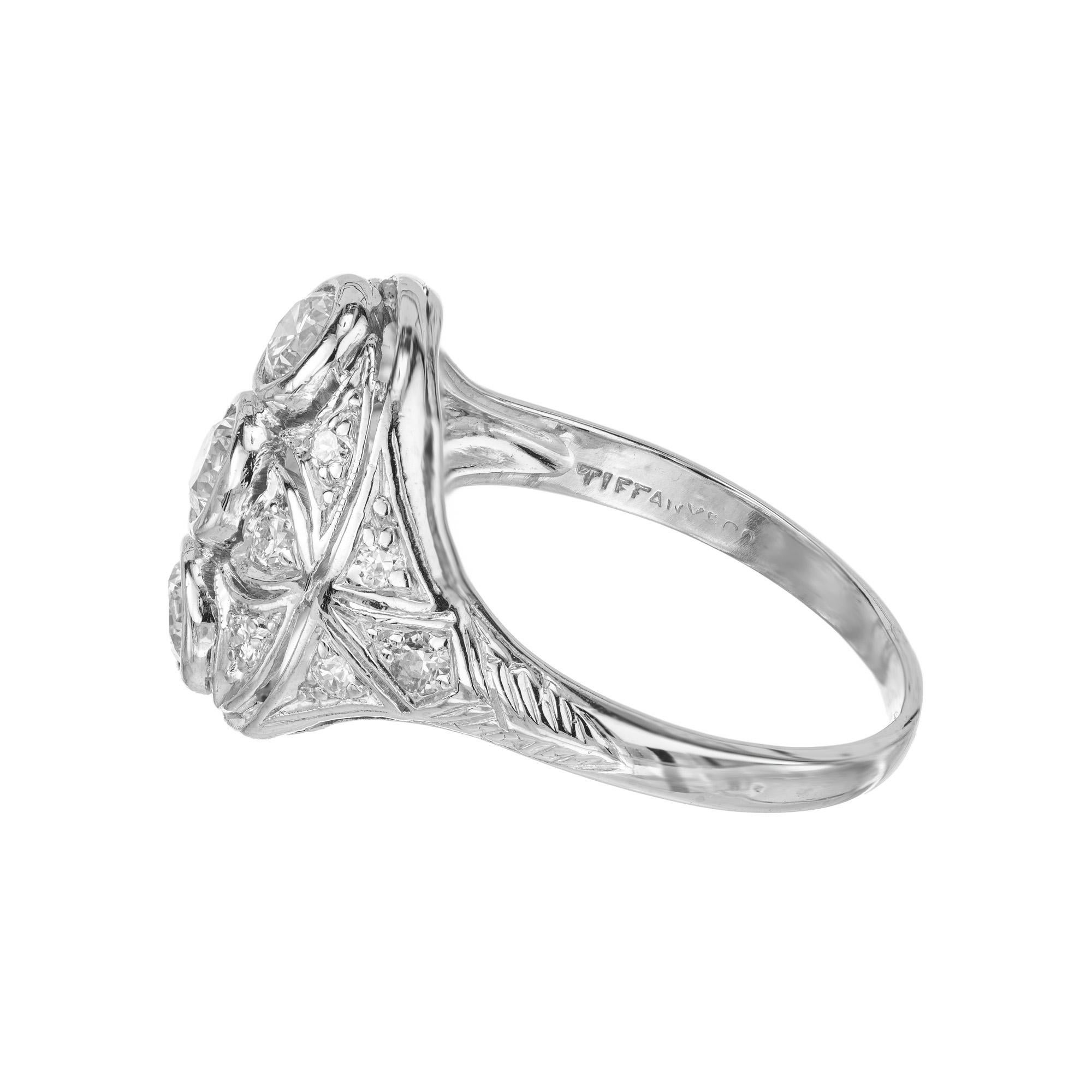 Tiffany & Co. Anillo de cúpula con filigrana de platino y diamantes europeos antiguos de 0,40 quilates en Bueno estado para la venta en Stamford, CT