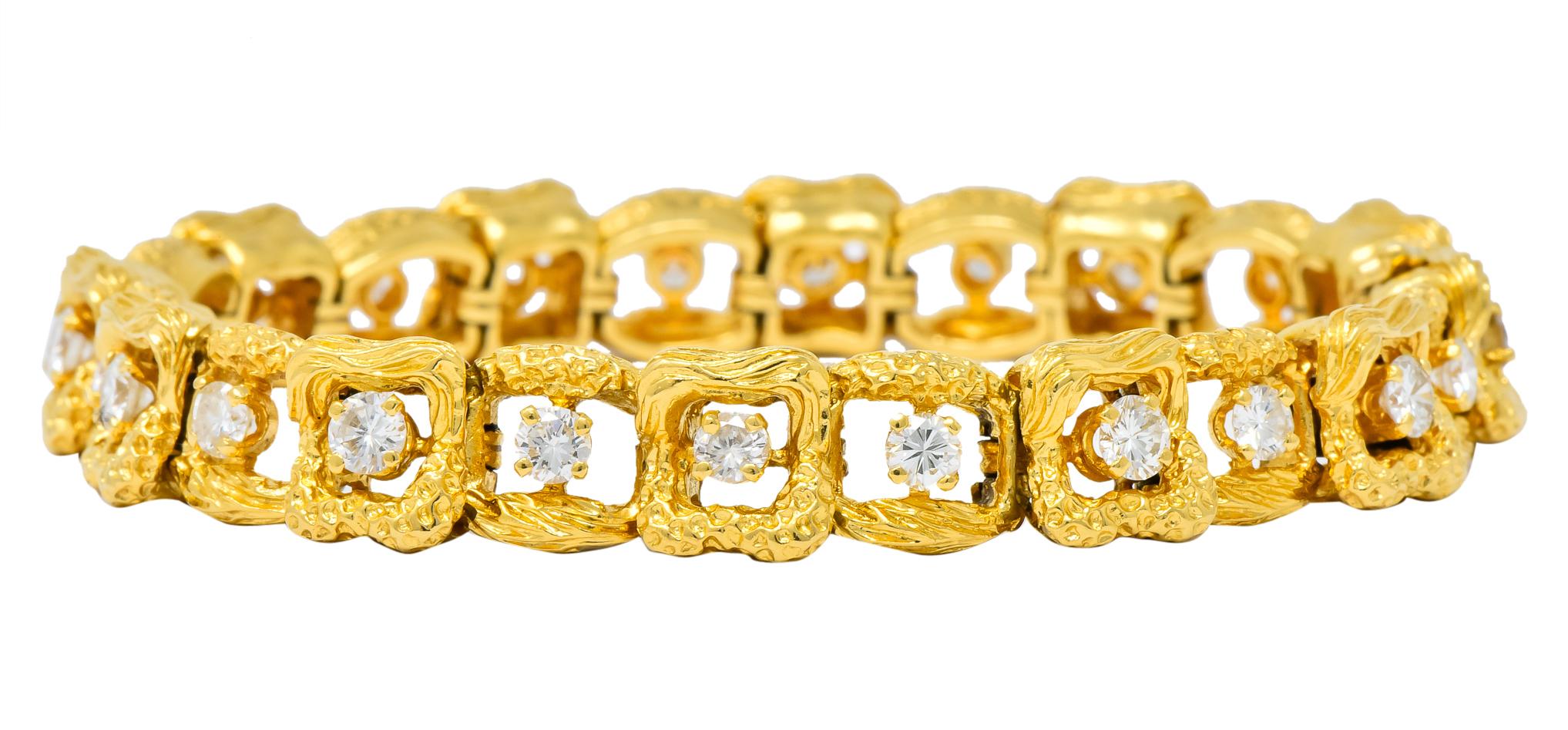 Modernist Tiffany & Co. 4.08 Carat Diamond 18 Karat Gold Textured Link Bracelet