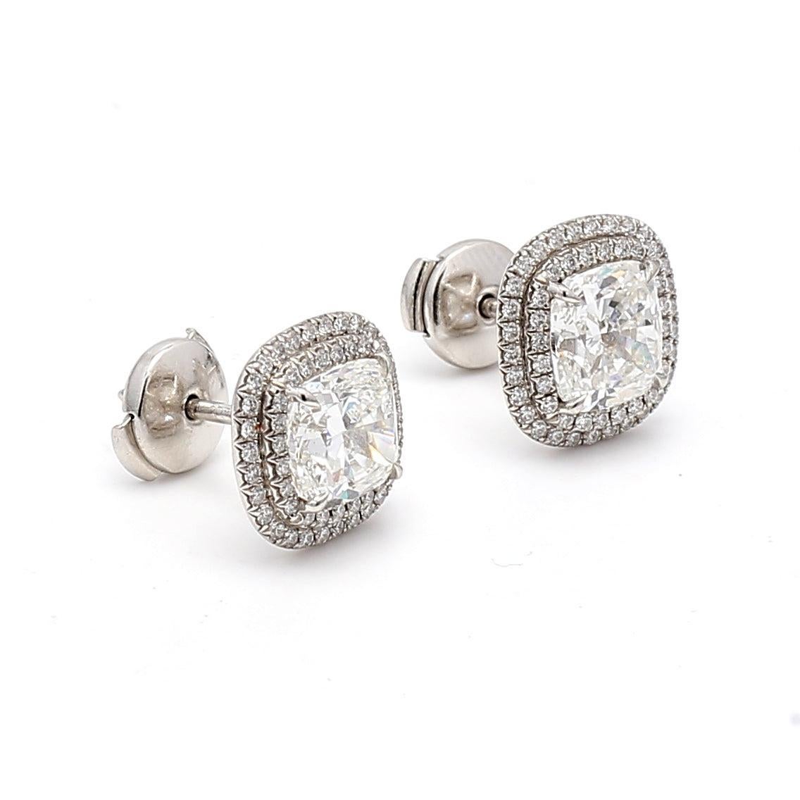 Designer:
Tiffany & Co.


Titel:
Tiffany & Co 4,17 Karat kissenförmiger Brillant G VVS2-VVS1 Diamant Platin Ohrstecker


Stil:
Bolzen


Metall:
Platin


Edelstein 1:
2,07 Karat Diamant


Anzahl von Steinen:
1


Farbe:
G


Klarheit:
VVS2


Die