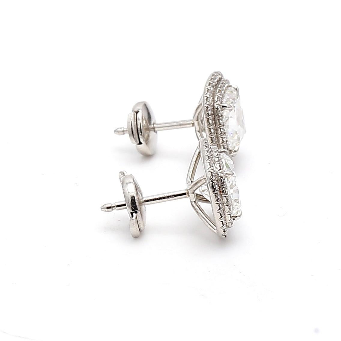 Tiffany & Co. 4,17 Karat Cushion Brilliant G VVS2-VVS1 Diamant-Ohrstecker aus Platin (Kissenschliff)