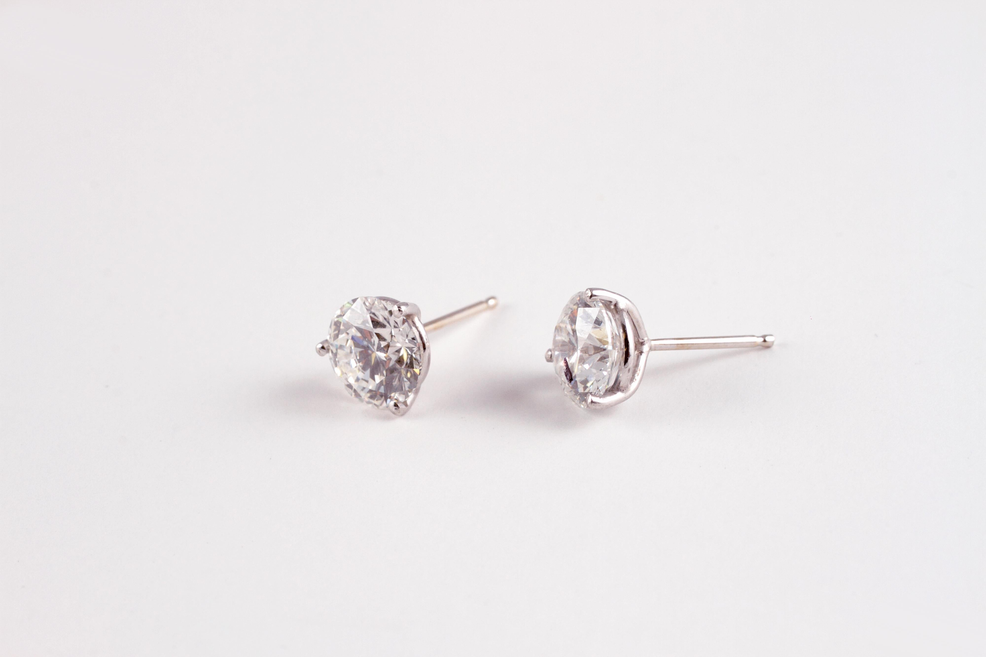 2 carat diamond earrings tiffany