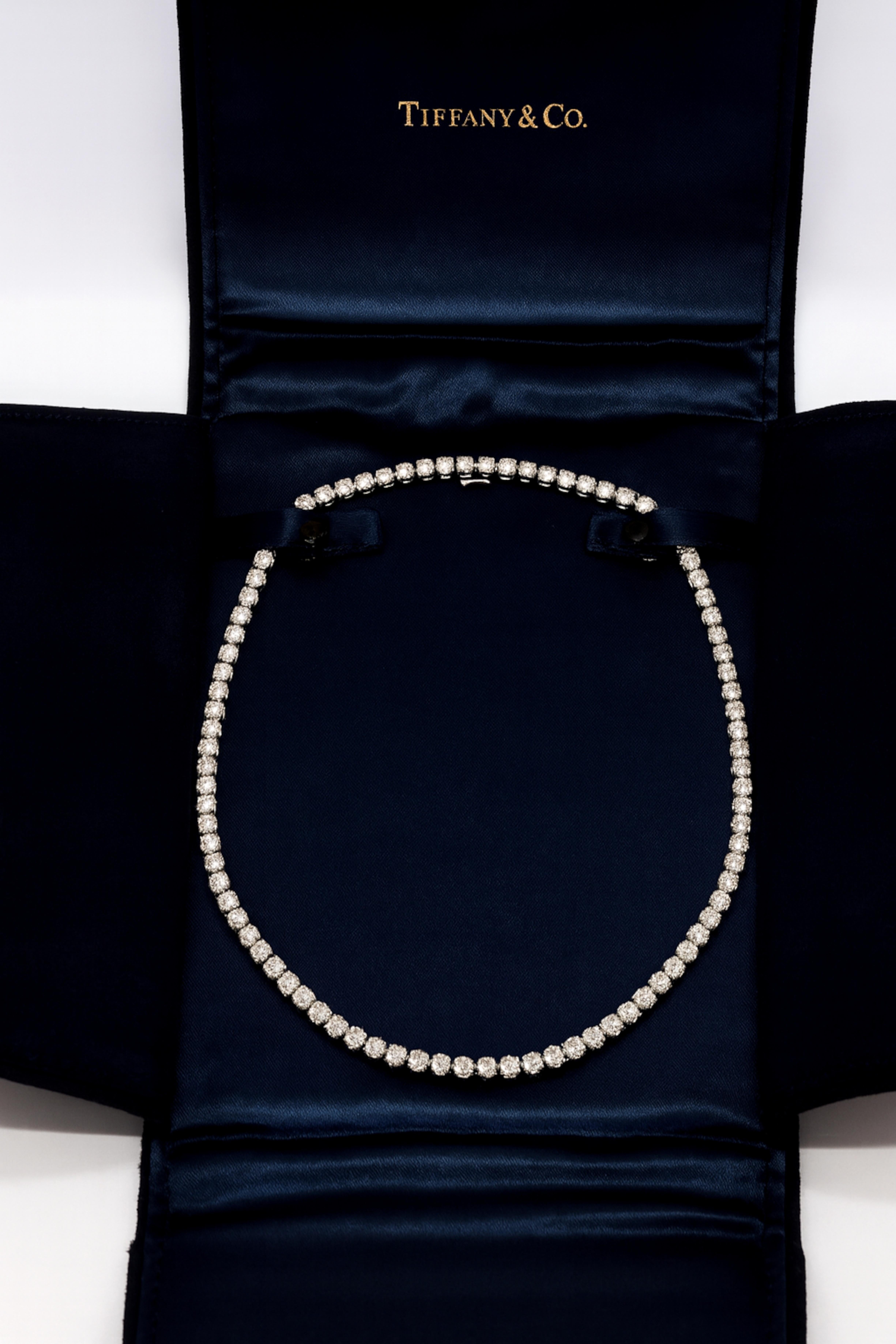 Taille ronde Tiffany & Co. 43 Carat Graduated Platinum Diamond Necklace F VVS VS en vente