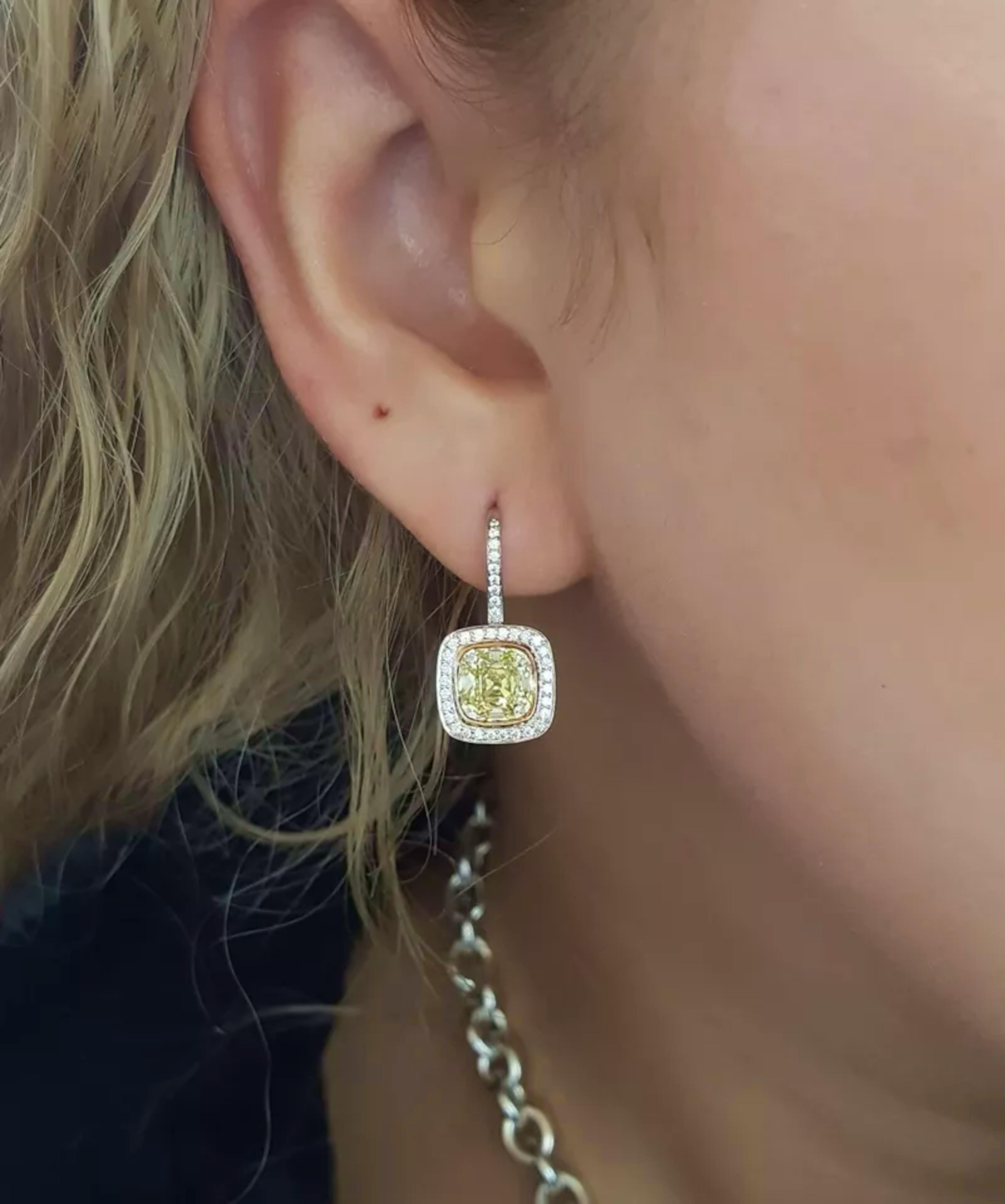 Contemporaneo TIFFANY & CO. Orecchini in platino con diamante giallo 4,32 Fancy Dangle in vendita