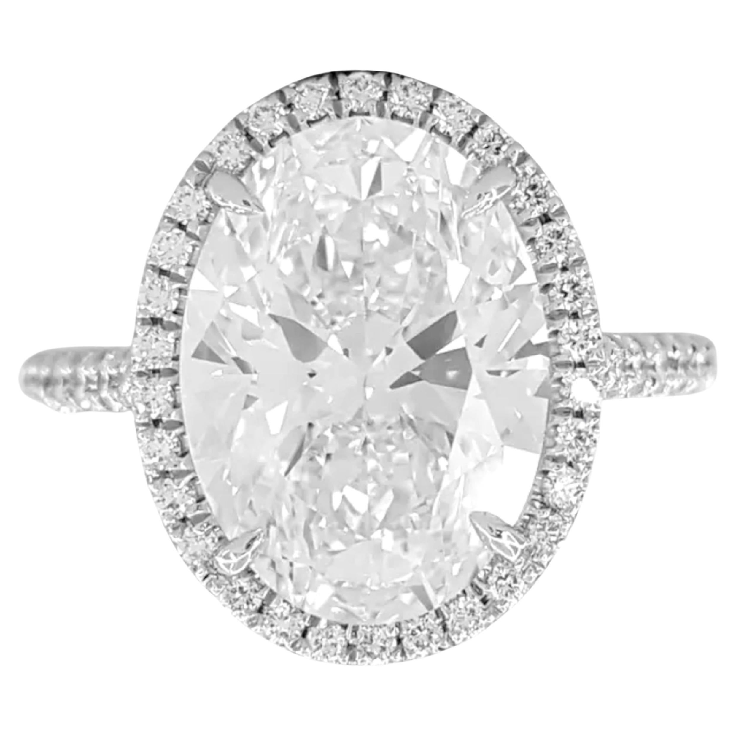 Tiffany & Co. 4.38 Karat. Soleste Verlobungsring mit ovalem Diamanten im Brillantschliff im Angebot